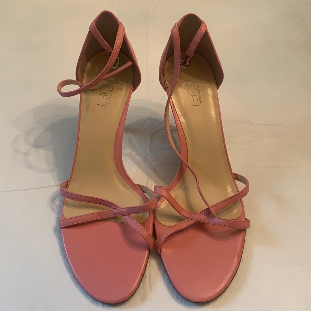 Ann Taylor Loft Heals. Size 8 1/2. 3” Heal.